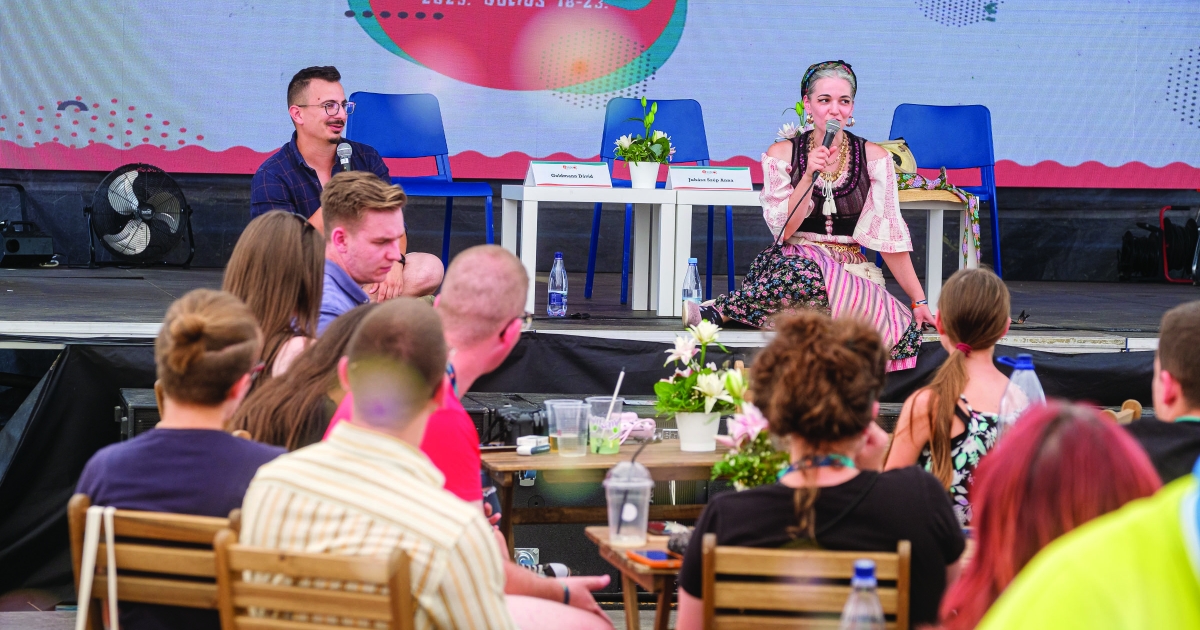 Két fiatal a semmi közepén